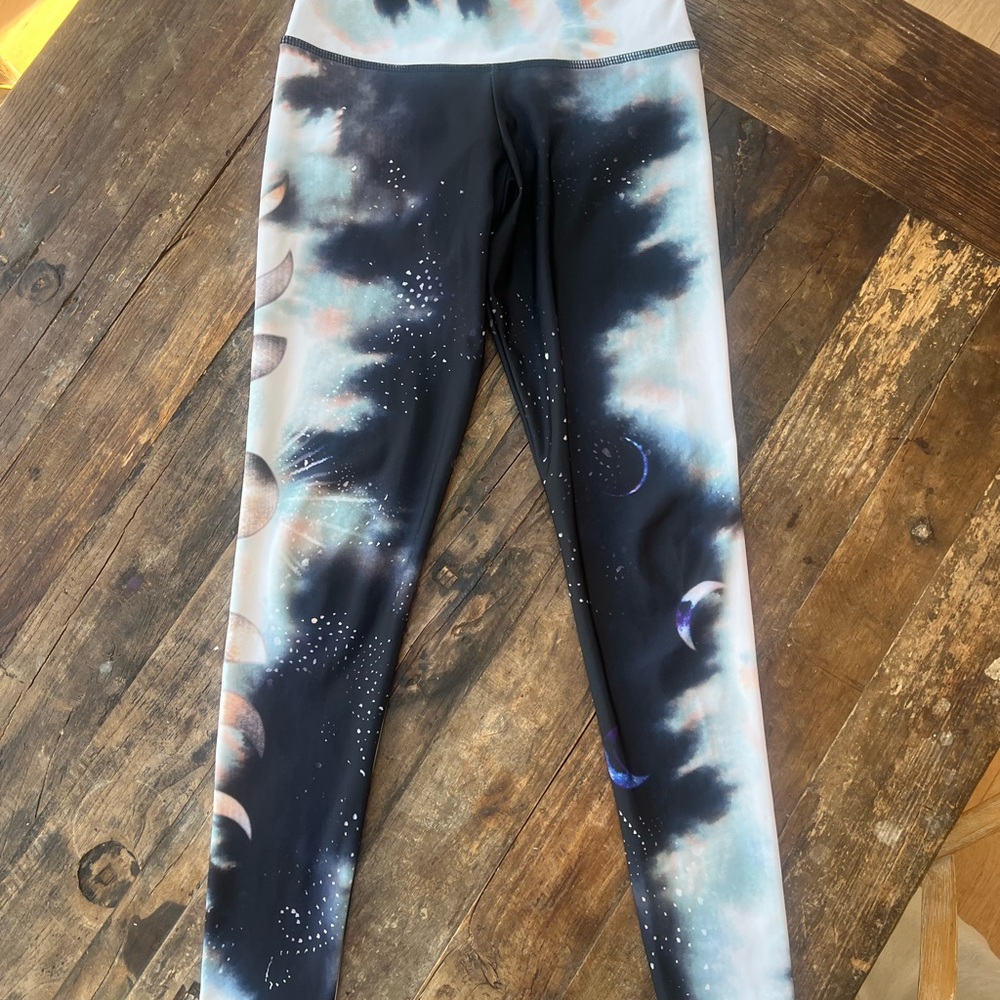 Onzie Cosmi Leggings - Black and White Sz XS